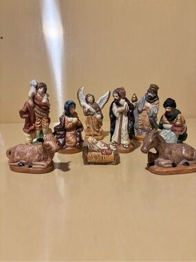 Vintage Porcelain Nativity Set. Read description.